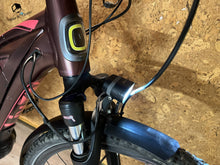 Charger l'image dans la galerie, vélo électrique occasion giant