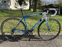 Charger l'image dans la galerie, Vélo de route d'occasion TREK madone 5.9 reconditionné, ce vélo est en vente par bikebooster